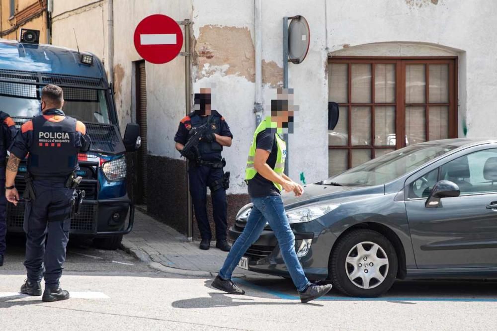 Cinc detinguts, tres d''ells Mossos d''Esquadra, per una trama de tràfic de drogues a Santa Coloma de Farners