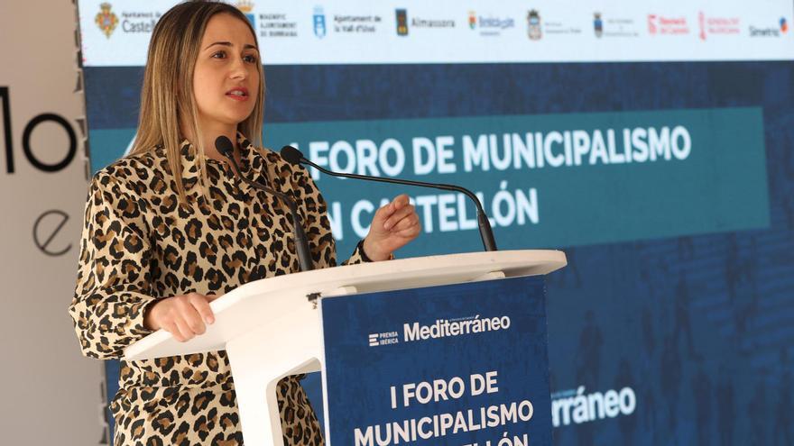 La alcaldesa de la Vall, Tania Baños, durante su intervención en el I Foro de Municipalismo en Castellón.