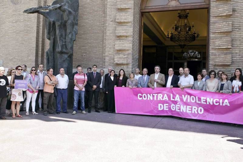 Fotogalería de la concentración contra la violencia de género