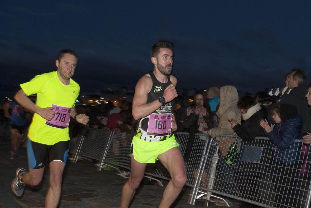 La carrera nocturna de la Torre de Hércules