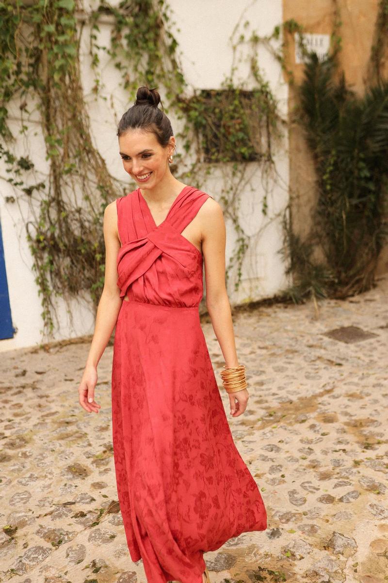 Vestidos de invitada 2023 | 20 vestidos rojos para ser la invitada de boda  más elegante