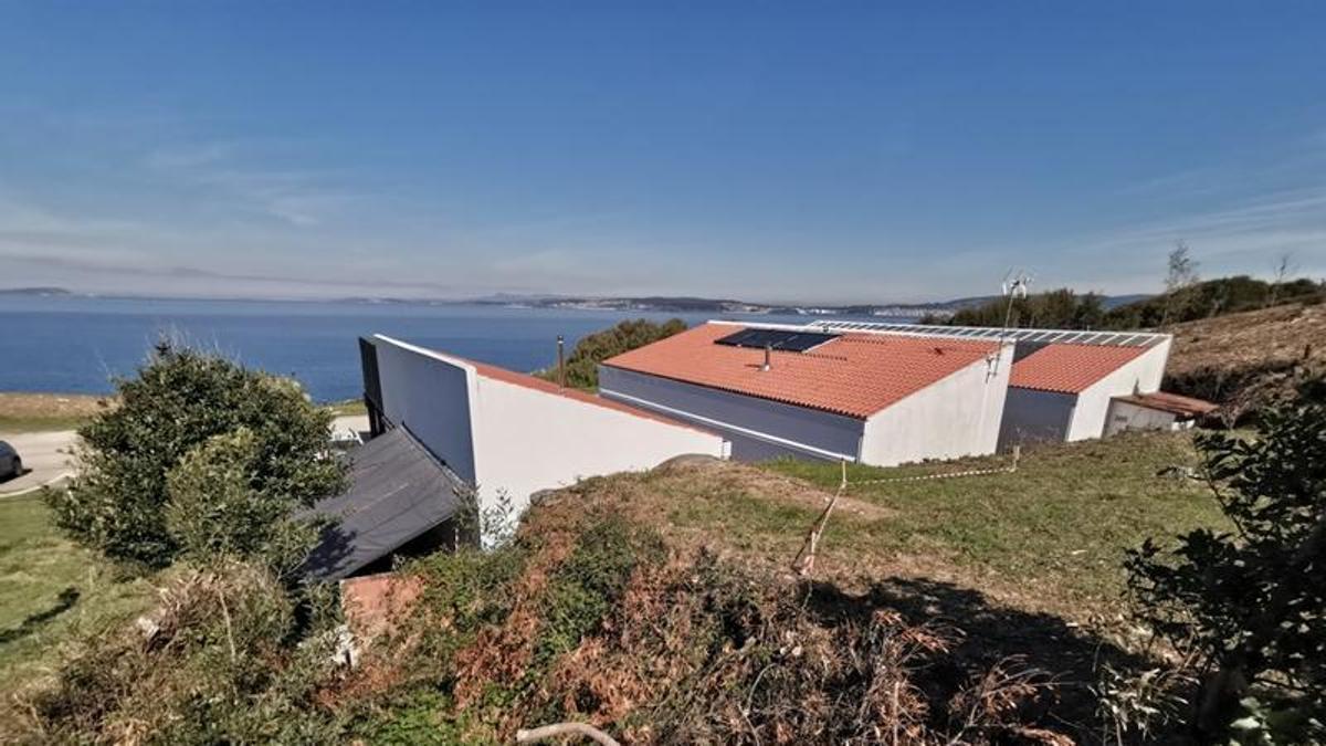 El entorno del Aula da Natureza de Cabo Udra, en Bueu, con vistas a toda la ría de Pontevedra.
