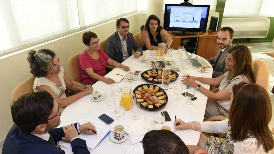 Un momento del encuentro en la sede de LA OPINIÓN