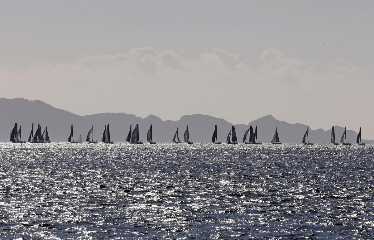 Vigo despide a La Solitaire du Figaro Paprec.