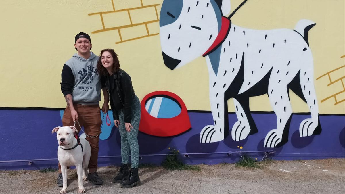 Troya con su nueva familia.