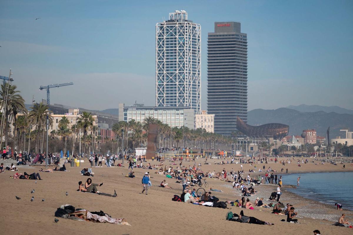 Barcelona afectada por una ola de calor propia del verano a mediados de Enero