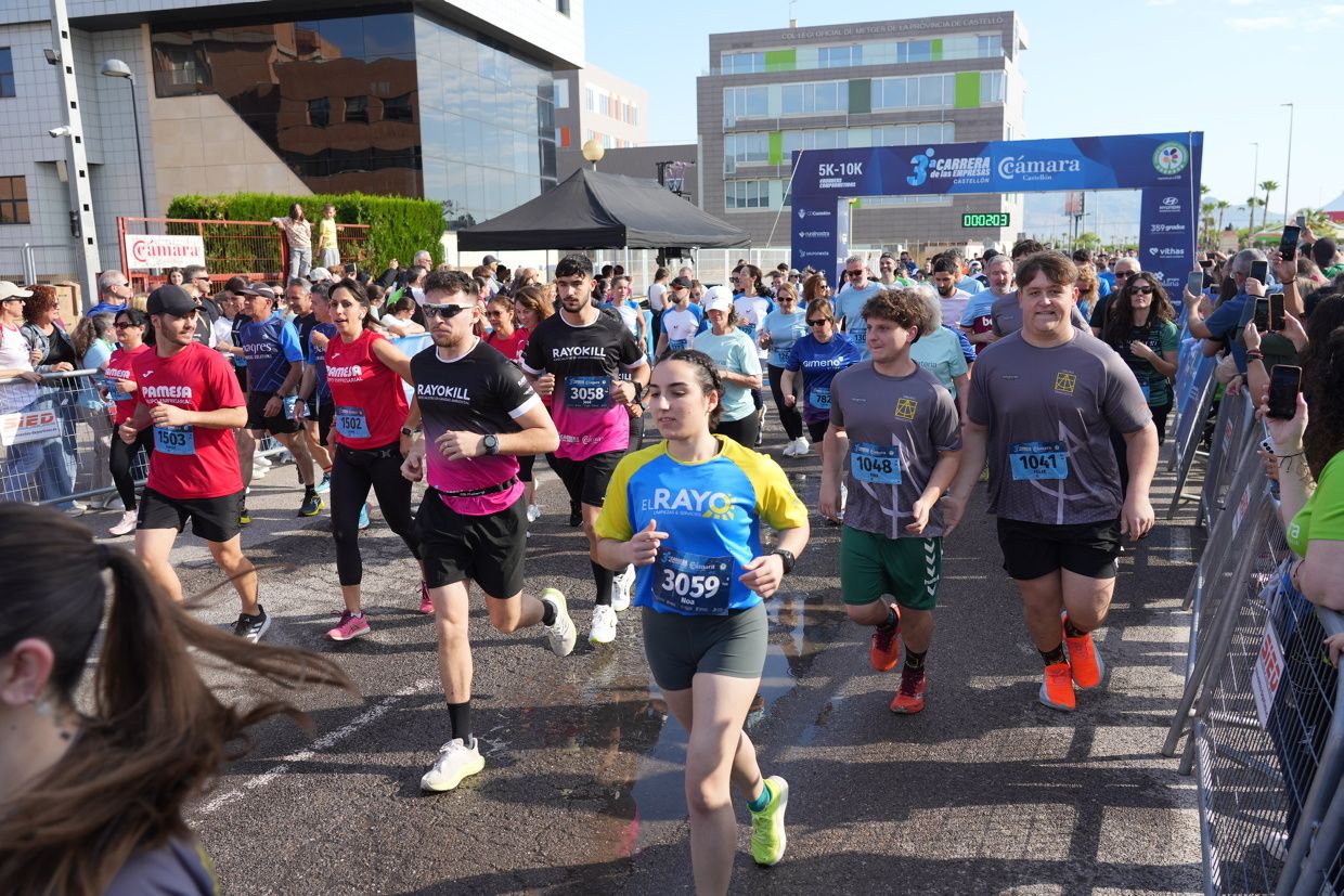 Búscate en las fotos de la Carrera de las Empresas en Castellón