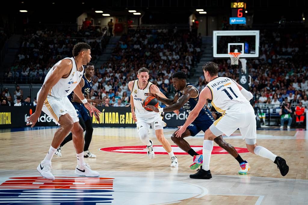 Las imágenes del Real Murcia-UCAM Murcia, primer partido de la final de la ACB