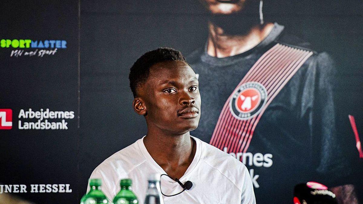 Pione Sisto ya ejerce como jugador del Midtjylland