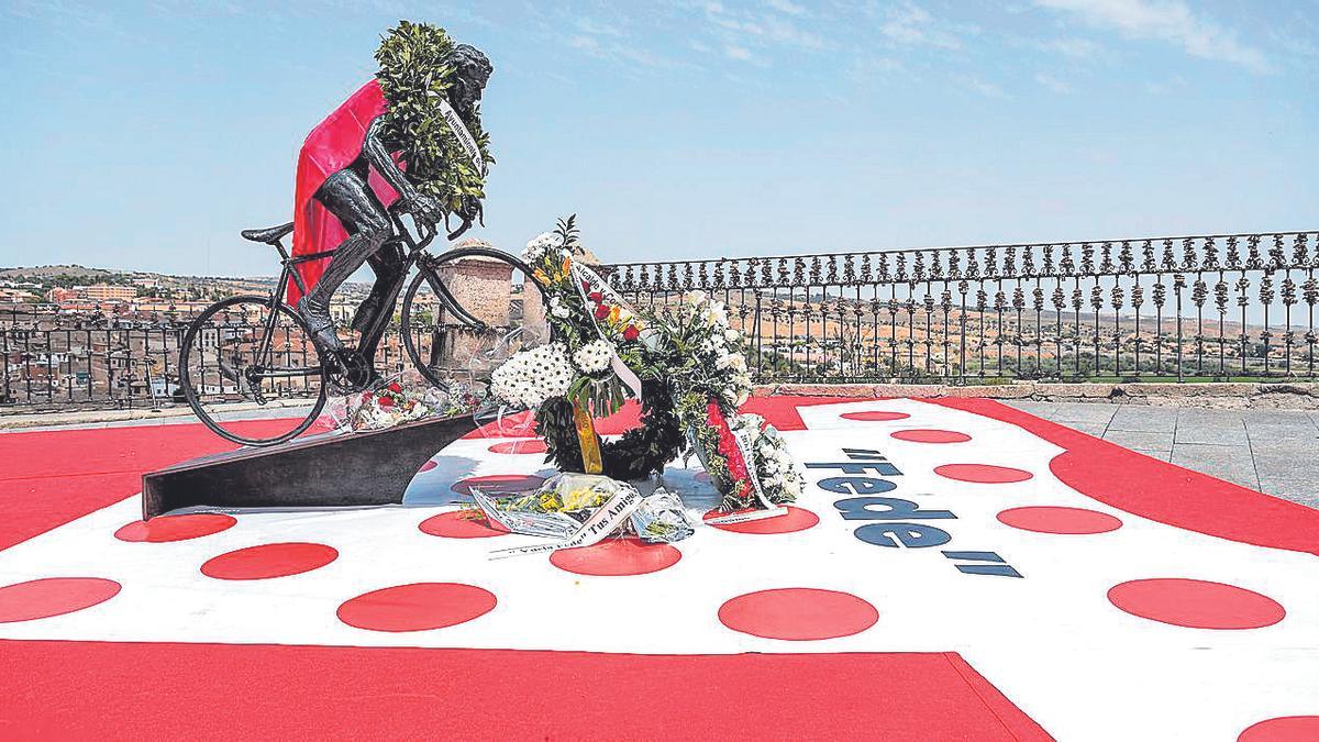 L'estàtua de Bahamontes a Toledo el dia de la seva mort