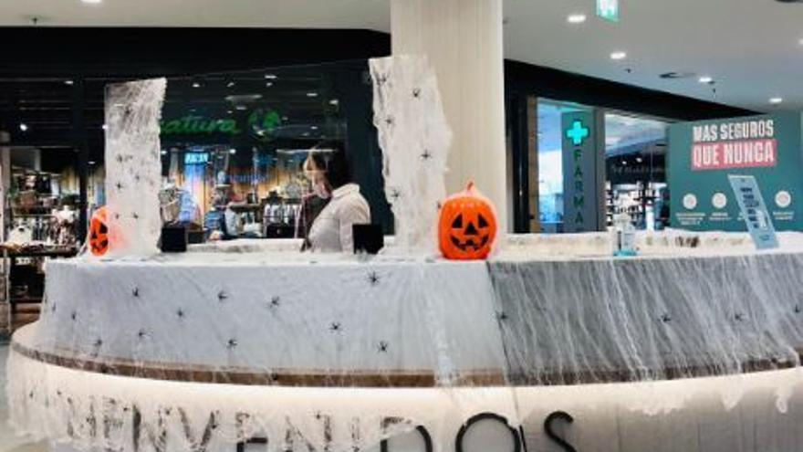 El CC El Saler ha decorado sus instalaciones especialmente para Halloween.