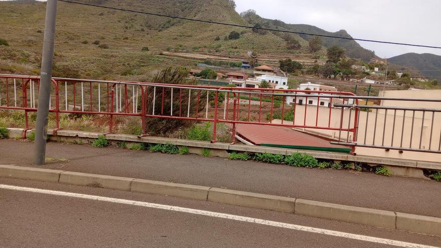 Remiendos de otro tiempo: la nula protección en una de las carreteras más frecuentadas de Tenerife