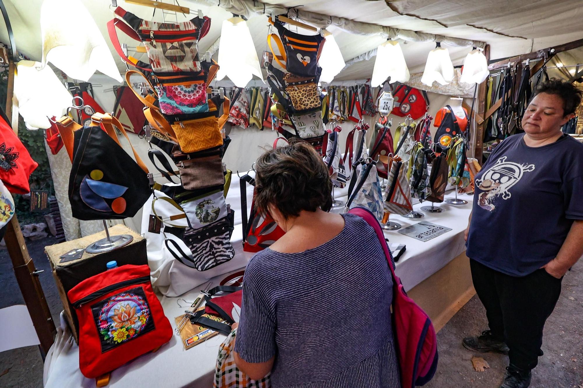 Fira del Llibre y de productos artesanos en el parque de la Glorieta