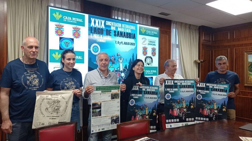 Presentación de la concentración internacional de motos de Sanabria en la sede de Caja Rural de Zamora. | J. S.