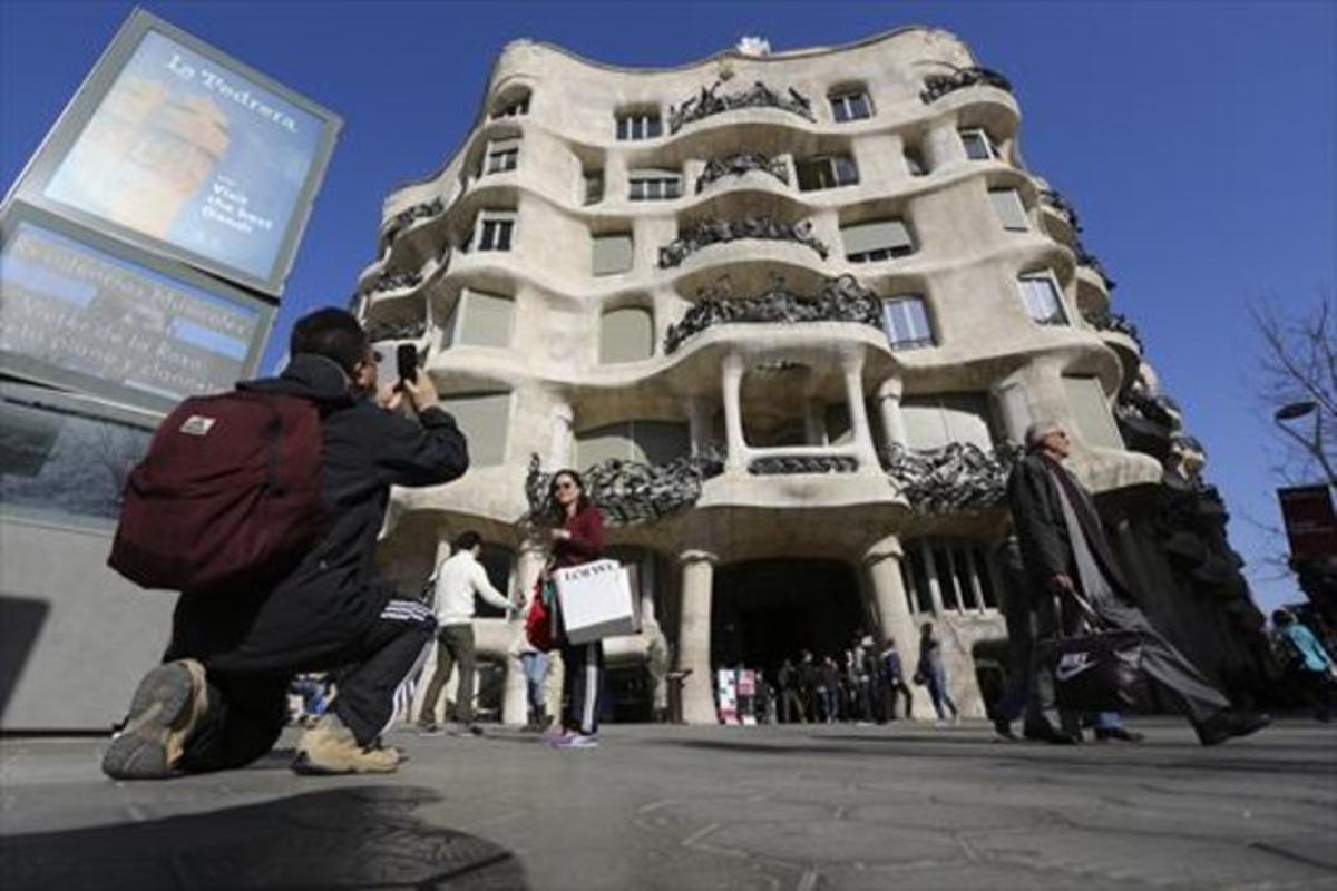 Edificio de La Pedrera, la enseña de la fundación Catalunya-La Pedrera, en el paseo de Gràcia de Barcelona.