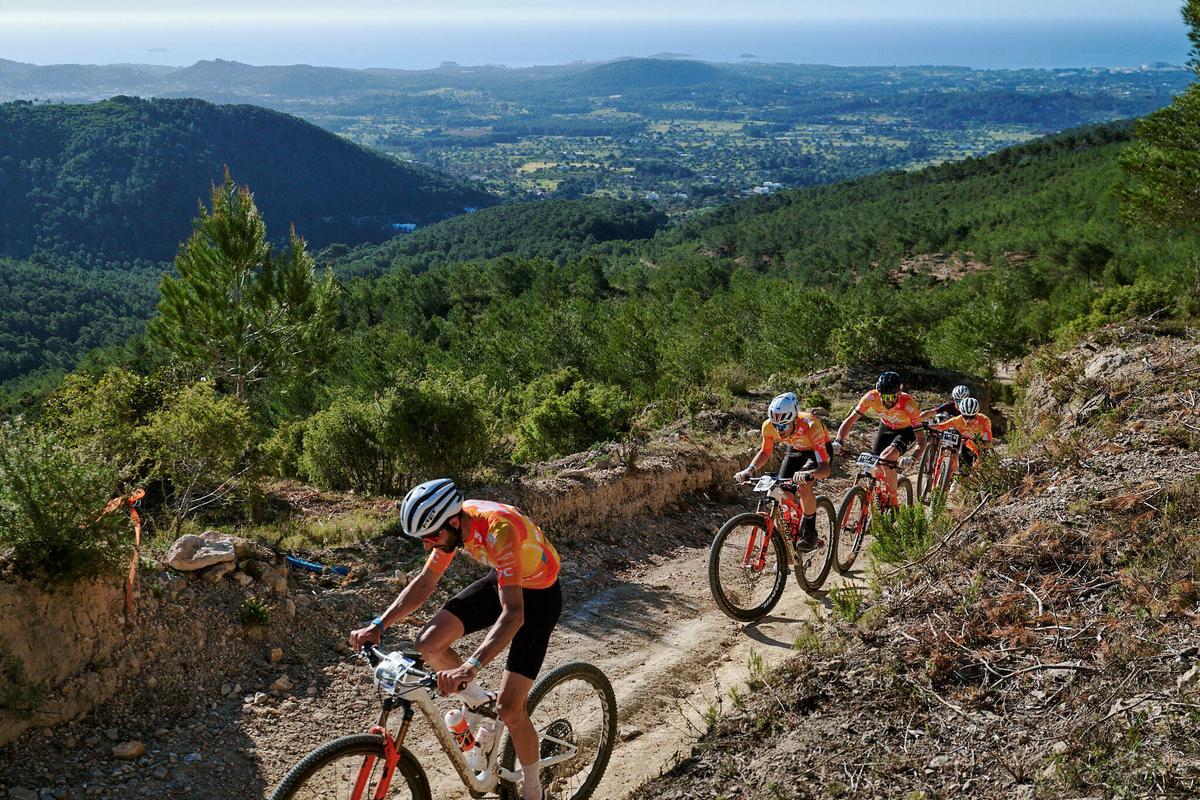Galería: segunda etapa de la Vuelta a Ibiza MTB Siroko by Shimano Galería: segunda etapa de la Vuelta a Ibiza MTB Siroko by Shimano