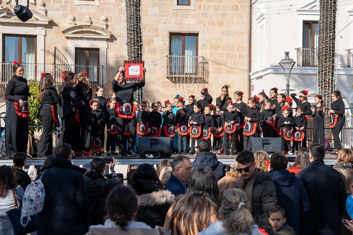 El baile flamenco se apodera de la capital extremeña.