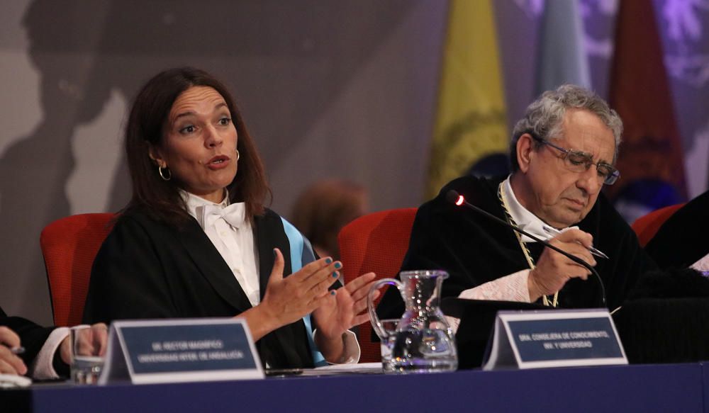 El rector de la Universidad de Málaga (UMA), José Ángel Narváez, defiende el valor de la universidad pública en la apertura del curso académico.