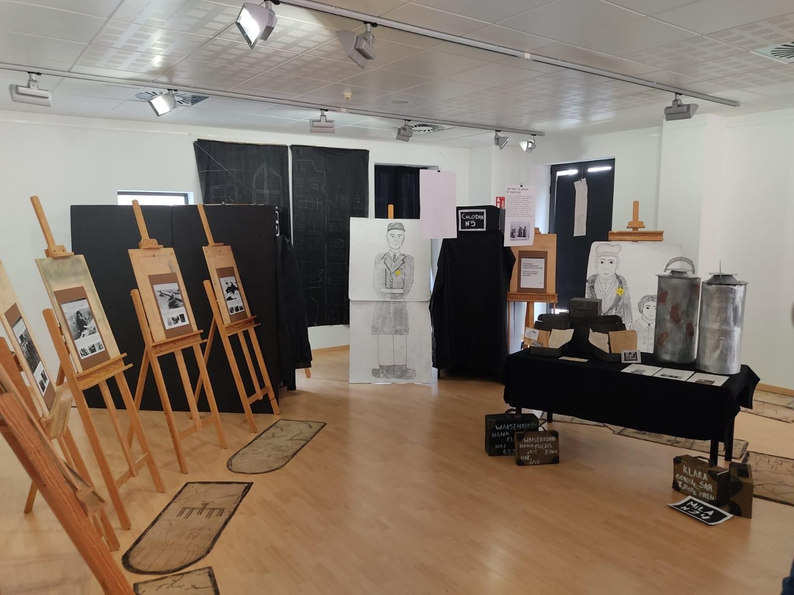 Exposición sobre el Holocausto hecha por alumnos del IES La Noria de Monforte