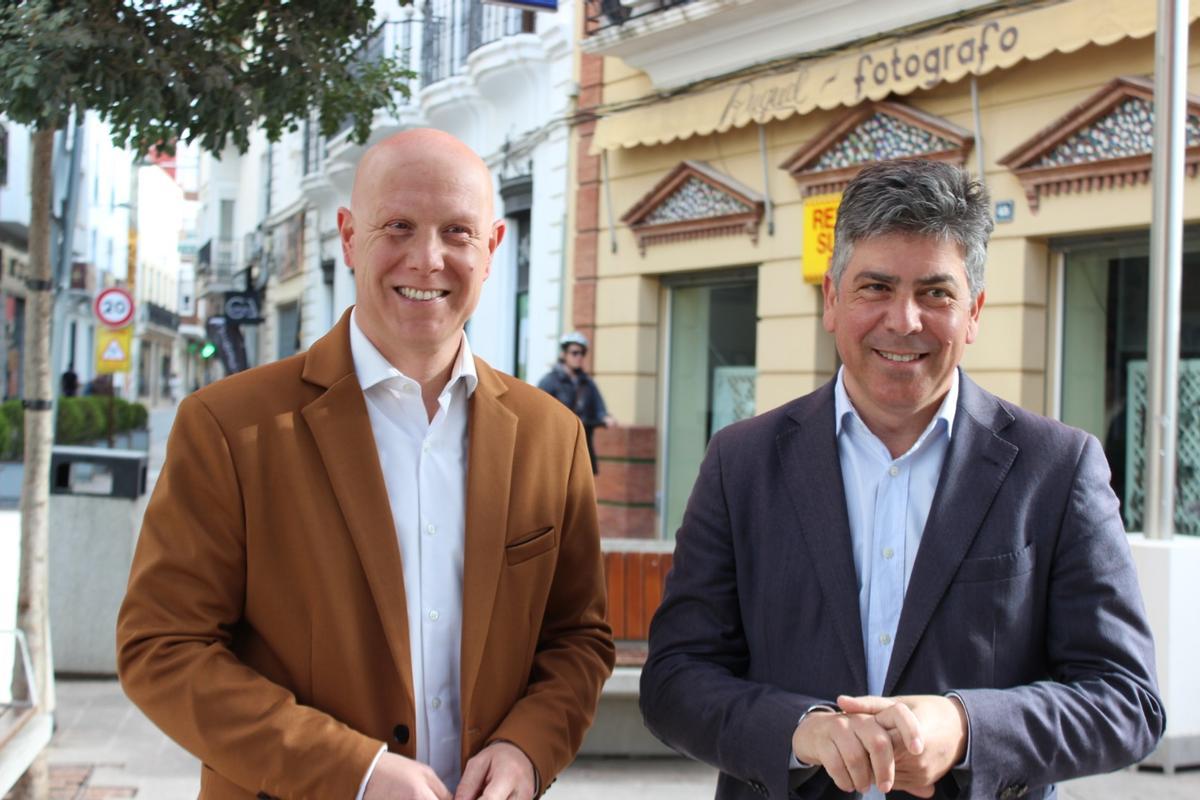 Miguel Sánchez y Rafael Llamas, en la Plazuela de la Inmaculada.