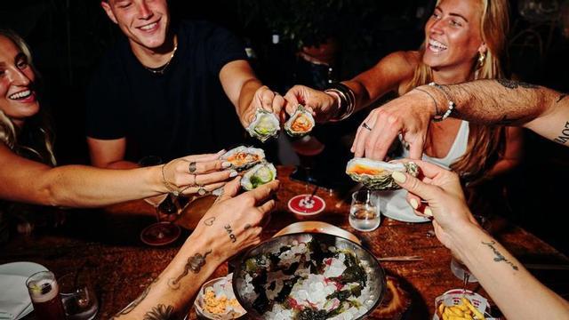 Los comensales del restaurante pasan en un momento del placer culinario al éxtasis de la pista de baile.  | FOTOS: PACHA RESTAURANT