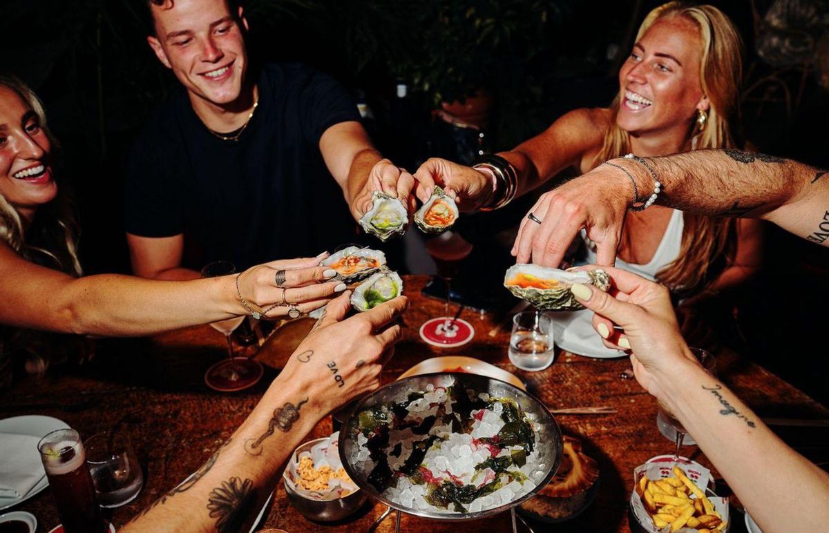 Los comensales del restaurante pasan en un momento del placer culinario al éxtasis de la pista de baile. | FOTOS: PACHA RESTAURANT