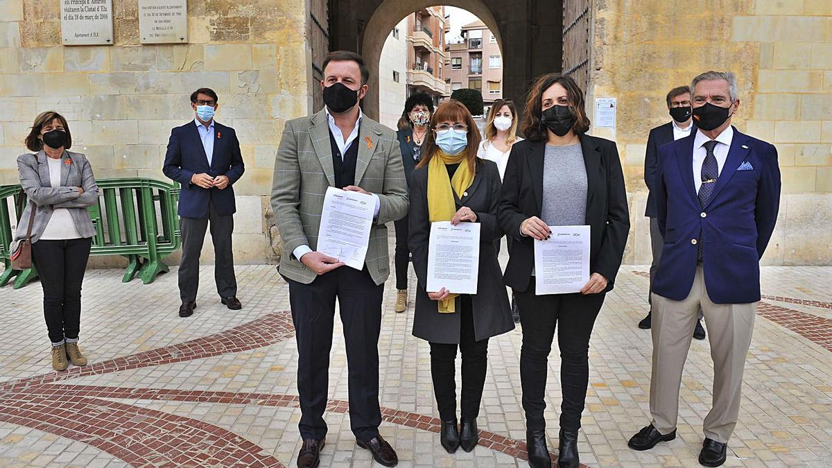 La oposición obliga al alcalde de Elche a suspender el pleno tras notificarle que no iba a ir