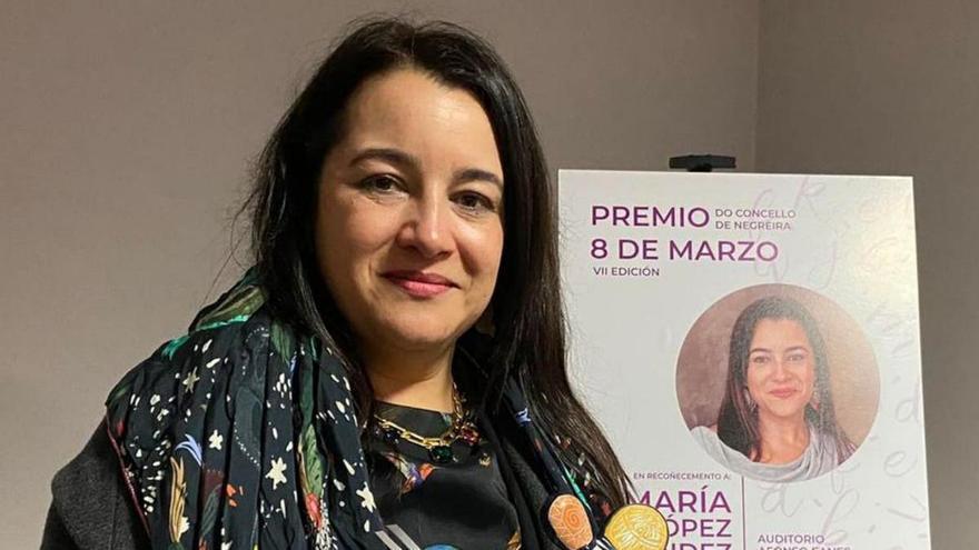 Negreira otorga o premio 8 de Marzo á catedrática e filóloga María López Sández