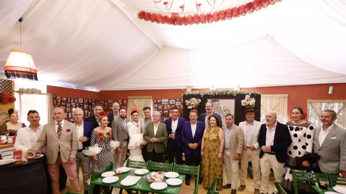 Las recepciones siguen en El Arenal durante el martes de la Feria de Córdoba