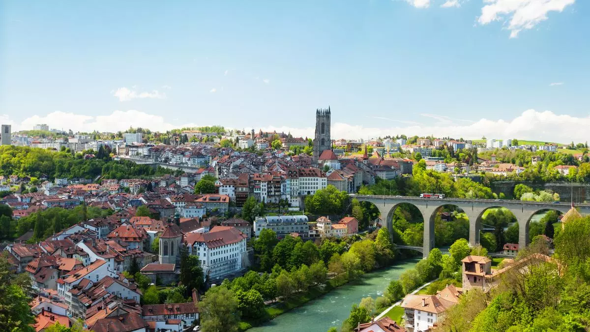 Friburgo, un tesoro medieval bilingüe que une la Suiza alemana y la francófona