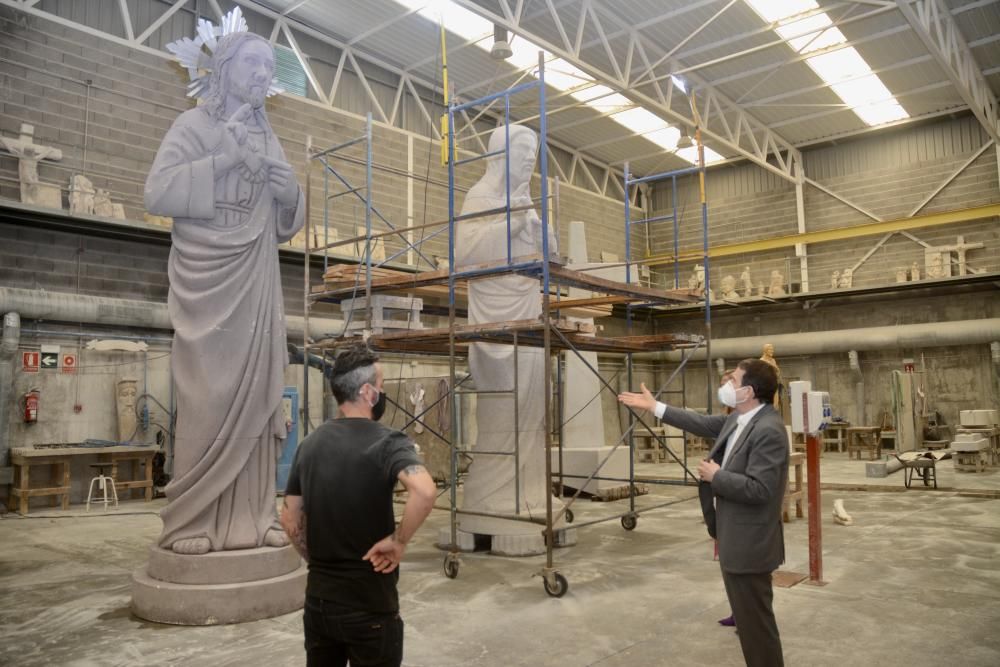 Una figura del Sagrado Corazón de 5 metros y 7 toneladas se instalará en lo alto de la torre de la ermita.