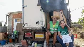 El drama de la vivienda en Alicante: de vivir en una caravana a volver a casa de los padres por no poder alquilar un piso