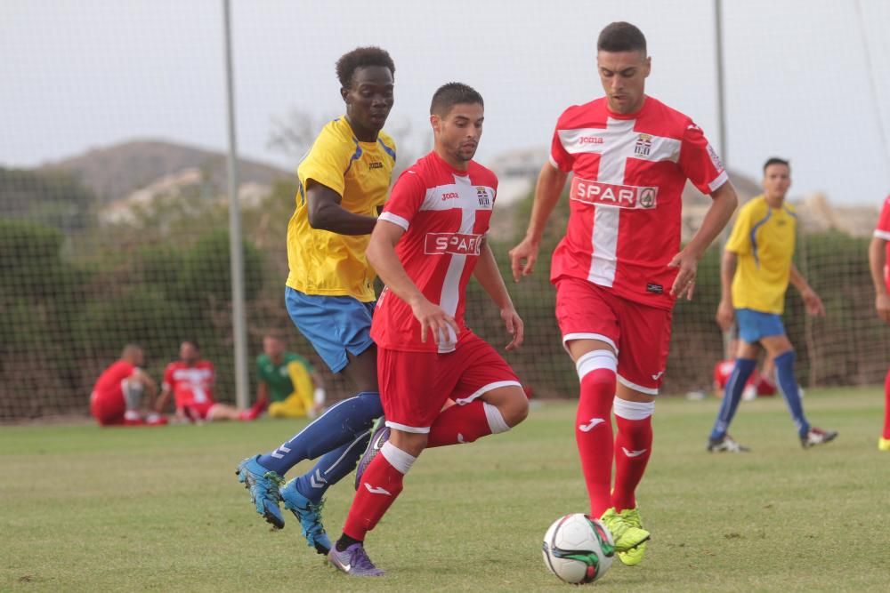 Partido de fútbol amistoso entre FC Cartagena y Mar Menor