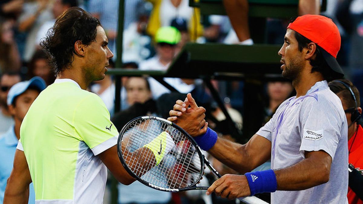 Rafael Nadal felicita a Fernando Verdasco tras caer ante el madrileño en tercera ronda del Master 1.000 de Miami