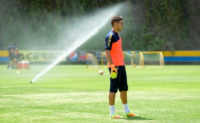 Entrenamiento de la UD Las Palmas en Barranco ...