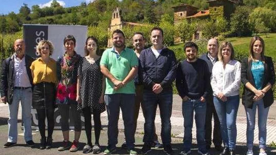 Los miembros de la candidatura de Asturianistes por Bimenes.