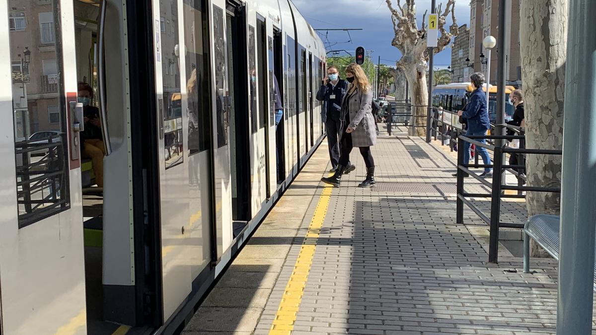 Los usuarios de la Línea 3 ya han podido circular con normalidad en metro.