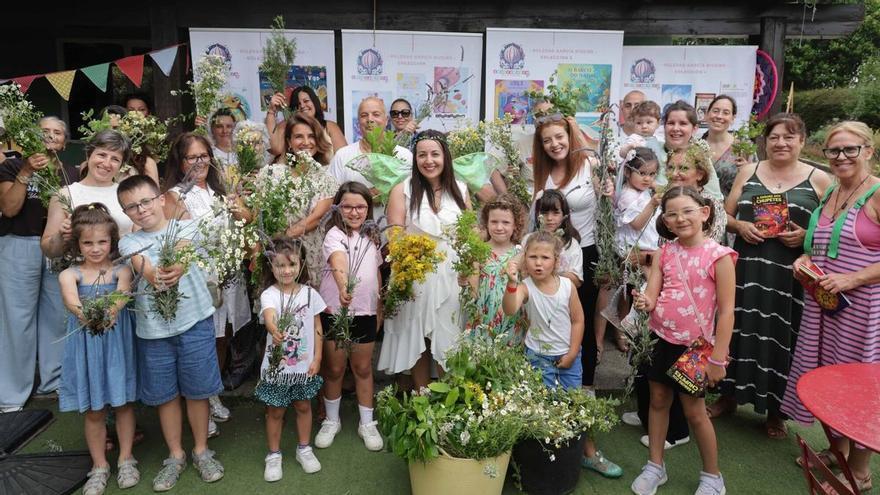 El tradicional ritual de protección de las hierbas de San Juan