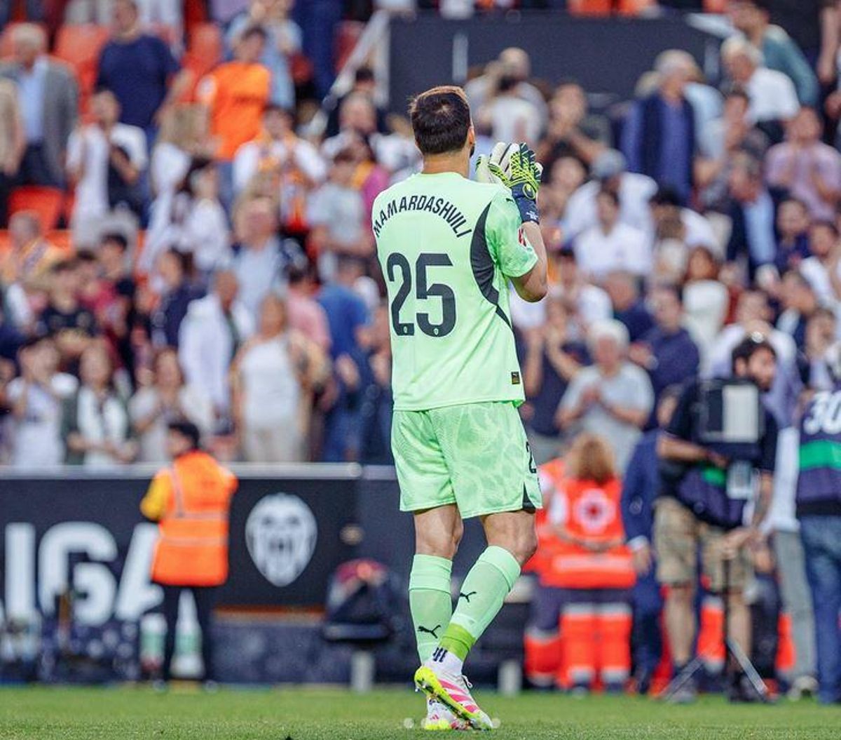 Giorgi Mamardashvili, portero del Valencia CF entre las temporadas 21/22 y 24/25