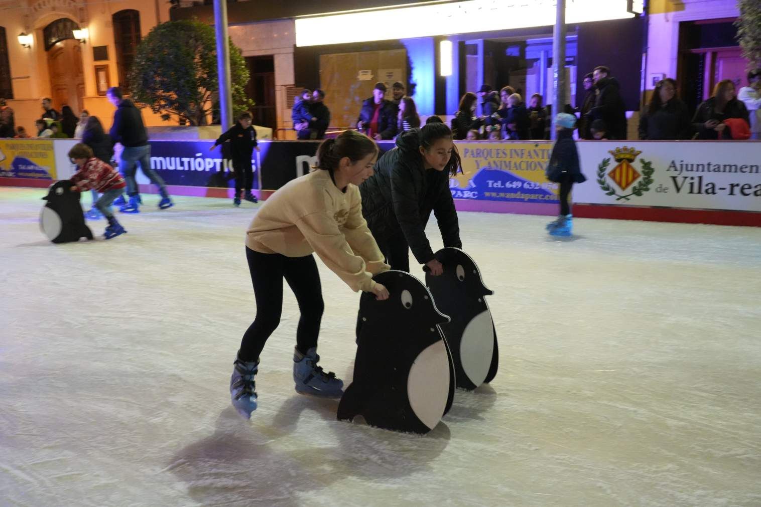 FOTOGALERÍA: Vila-real inaugura su Feria de Nadal y la Fira del Regal