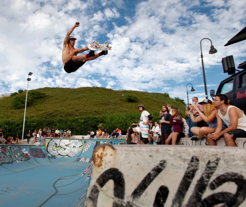 Primer día de festival de la mano del "Tsunami Xixón"