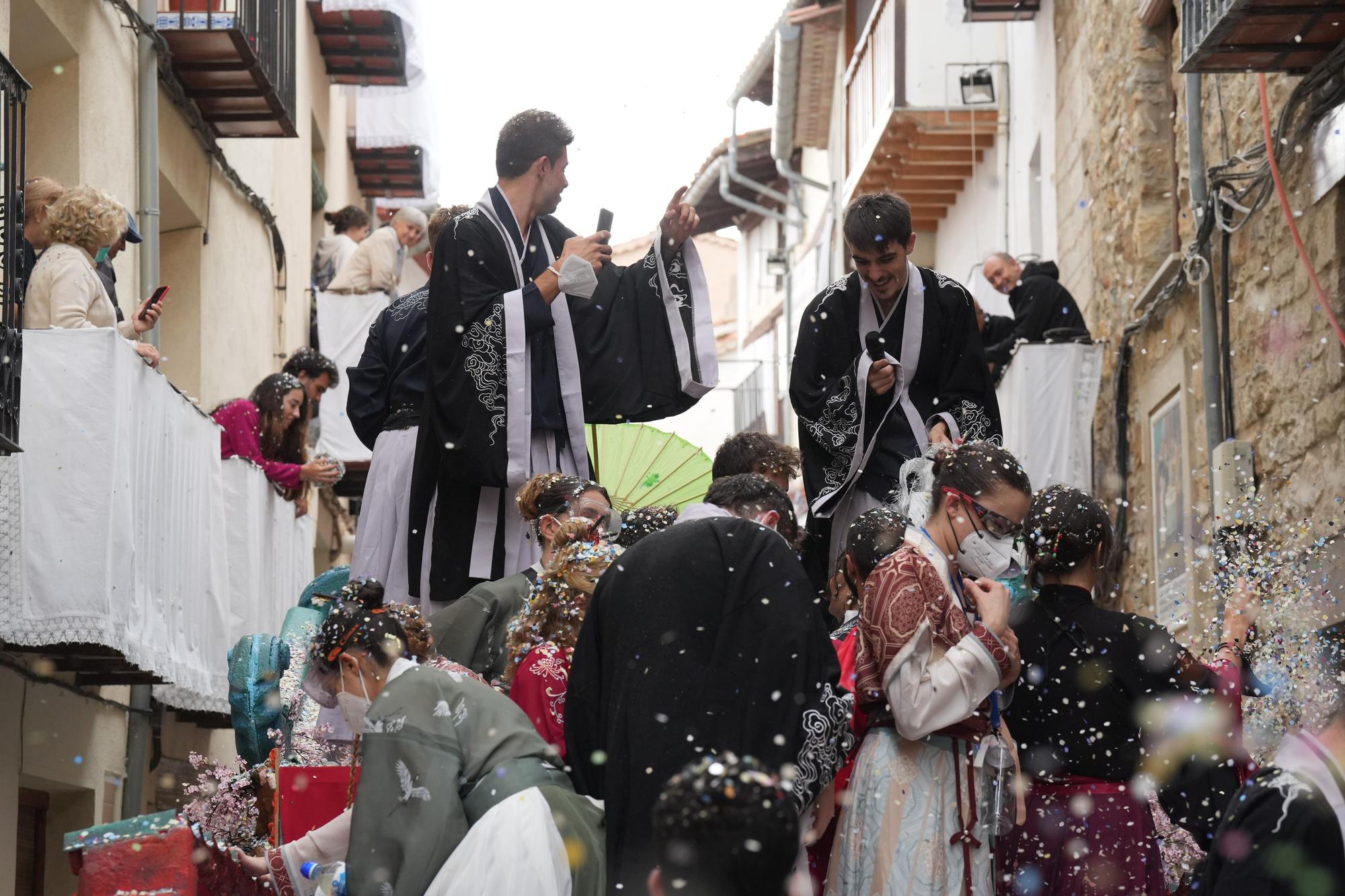 Búscate en el desfile de carrozas y disfraces de l'Anunci de Morella