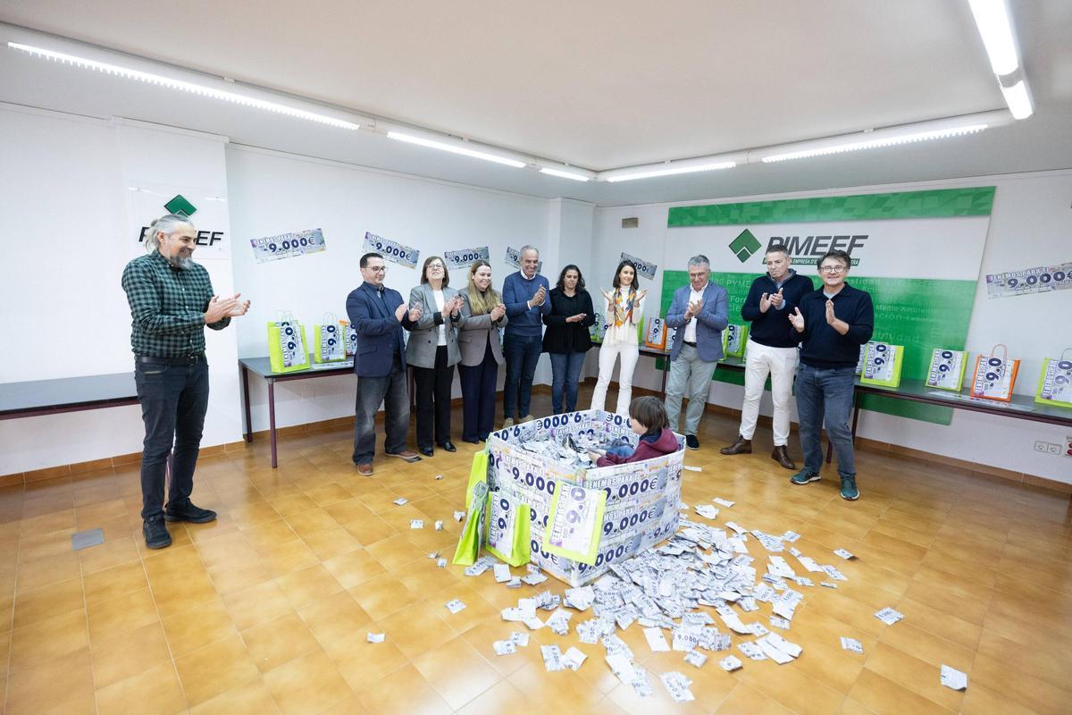 Celebración del sorteo en la sede en Ibiza de Pimeef.