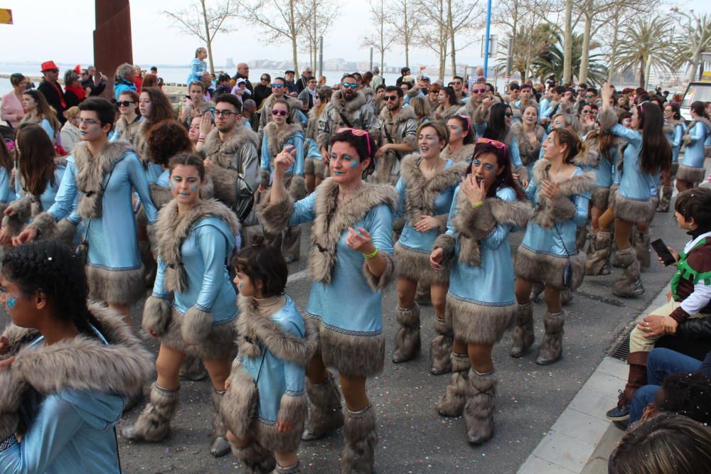 Roses viu un carnaval pletòric de gent i bon temps