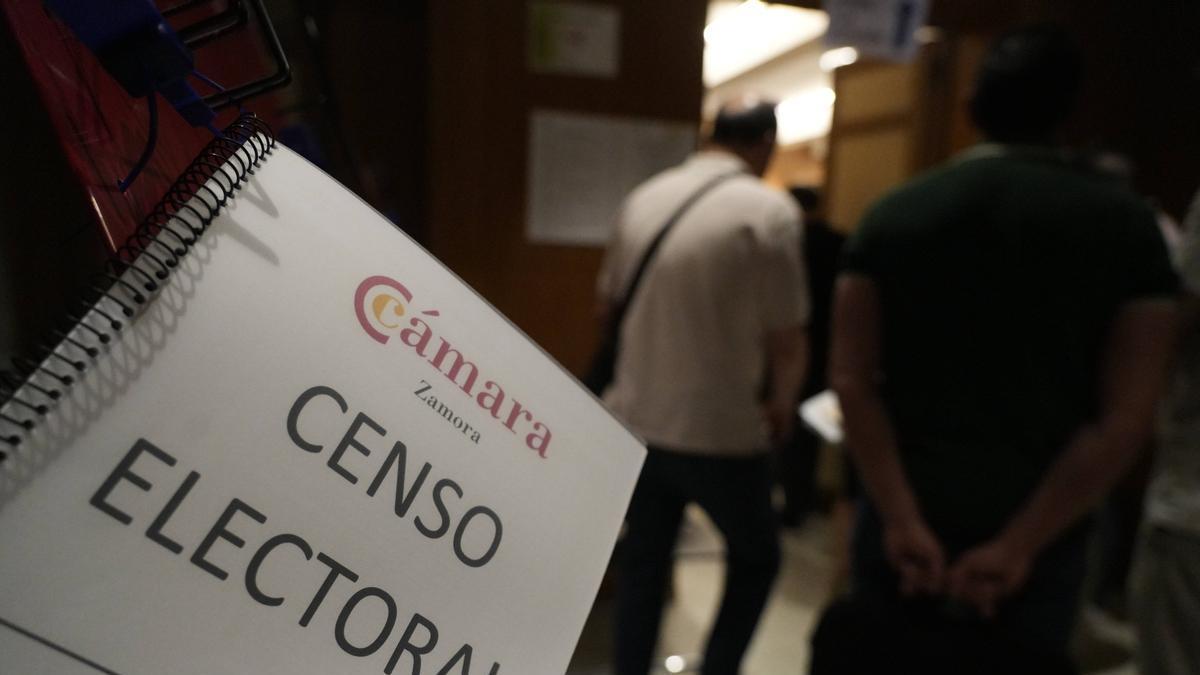 Votaciones en las elecciones de la Cámara de Comercio.