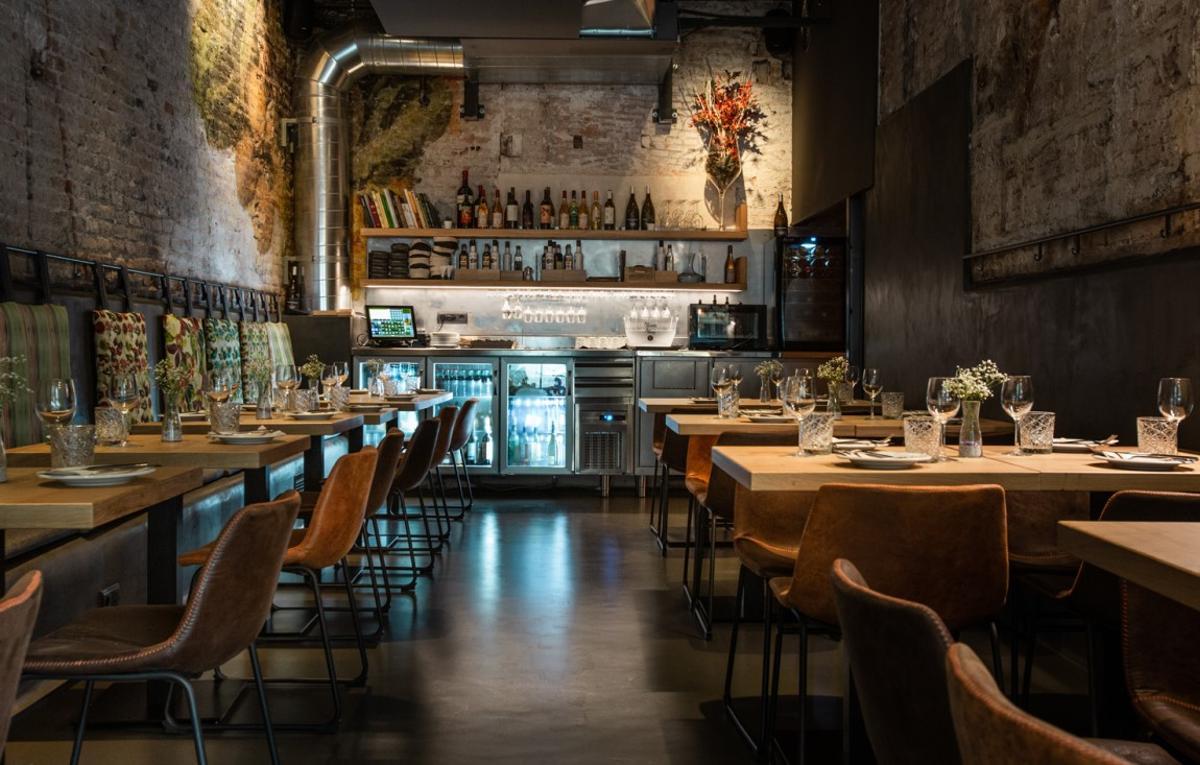 El interiorismo, entre moderno e industrial, es una de las señas del restaurante Tapas Season.