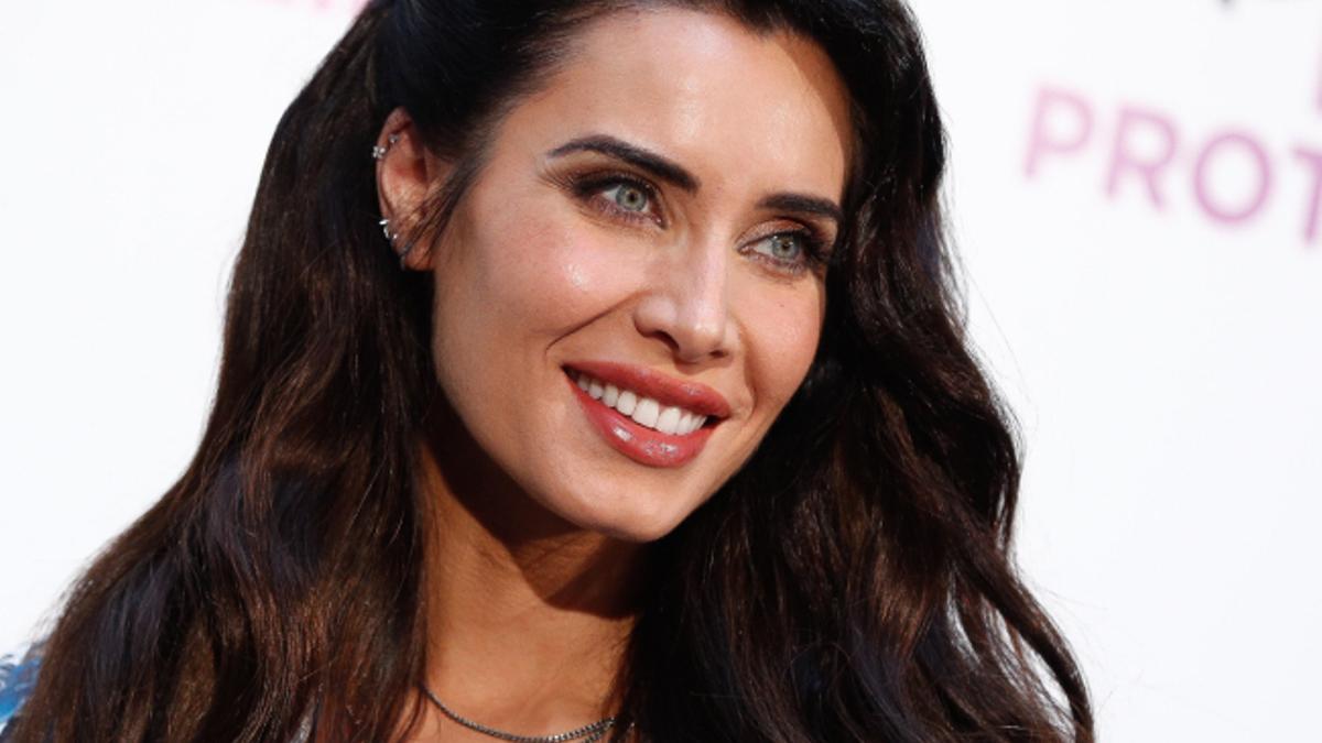 Pilar Rubio cambia de look radicalmente y se atreve con este look de los 80