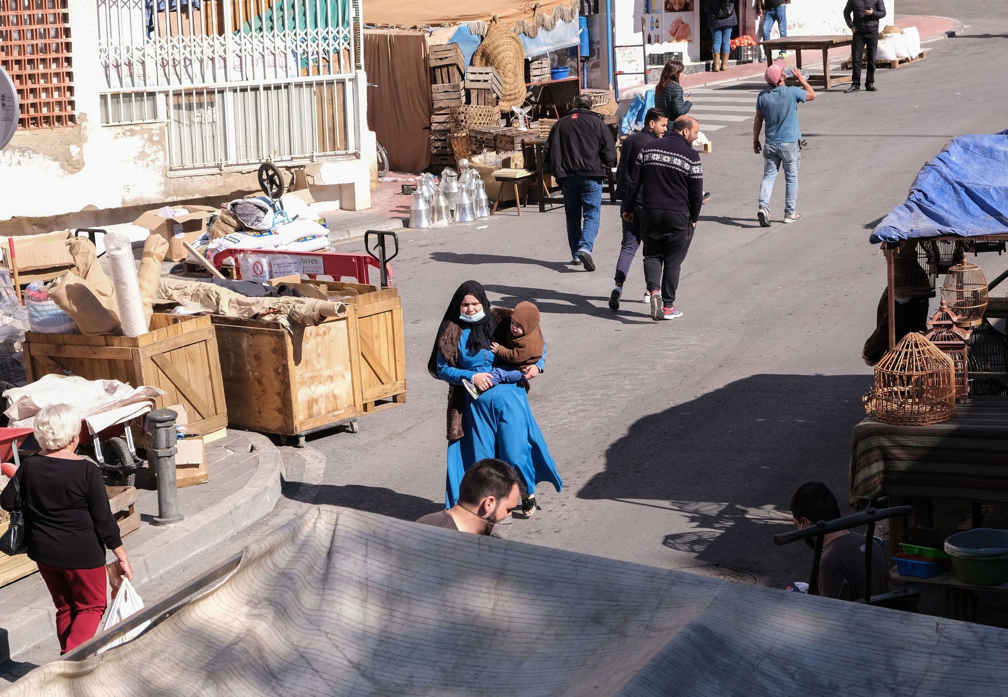 Un barrio valenciano se viste de ciudad afgana para una película de Hollywood