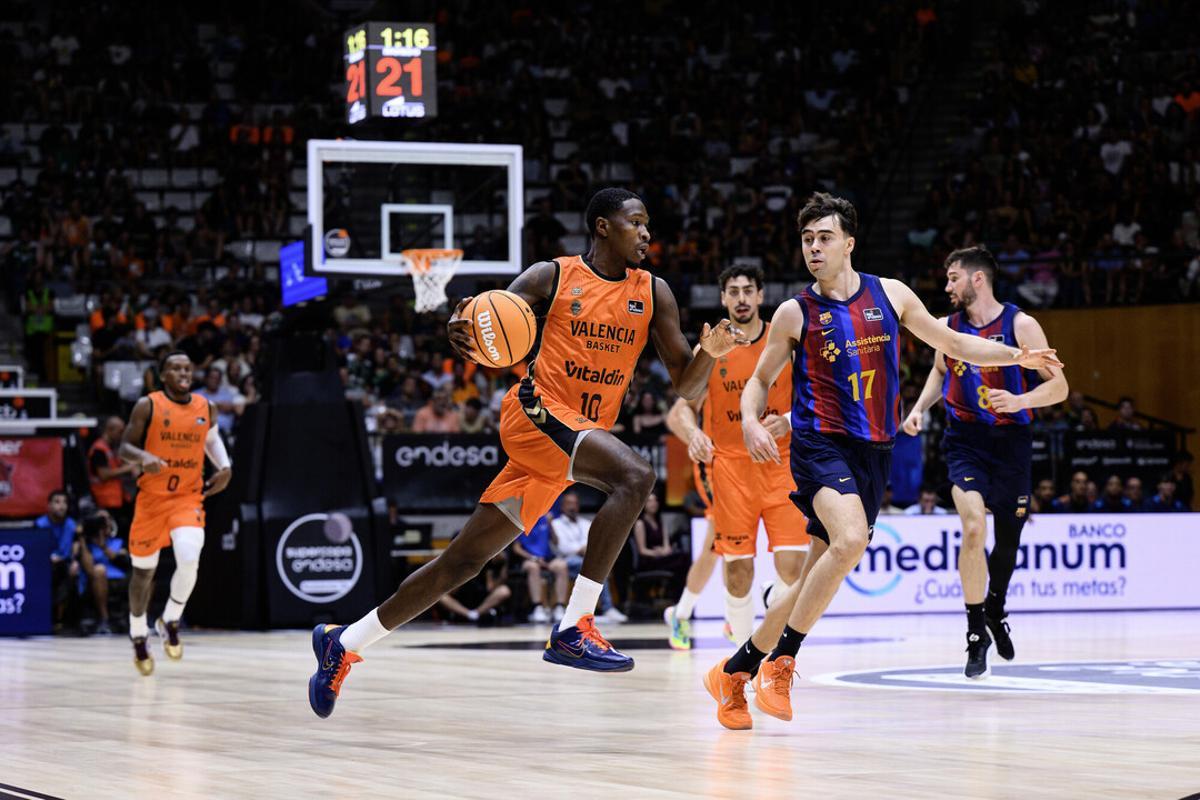 Omari Moore, en una acción de ataque en el Olímpic de Badalona.