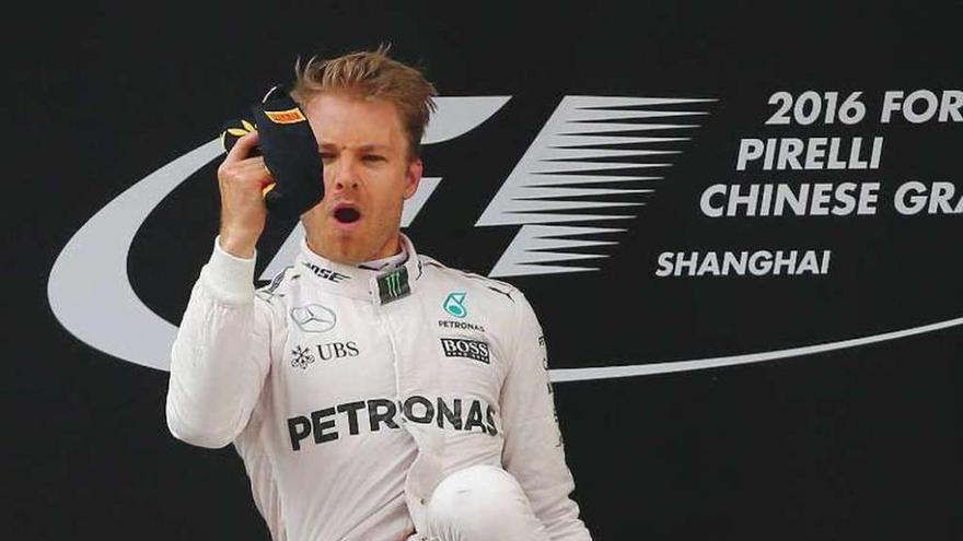 Rosberg celebra su victoria.